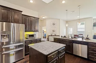 27 Oakridge Ln, Edgecliff Village, TX 76134 - Photo 12