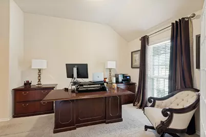27 Oakridge Lane, Edgecliff Village, TX 76134 - Photo 6
