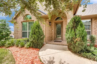 27 Oakridge Lane, Edgecliff Village, TX 76134 - Photo 2