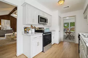 4106 Azalea Ln, Garland, TX 75043 - Photo 8