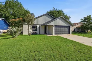 1727 W Doyle St, Granbury, TX 76048 - Photo 4