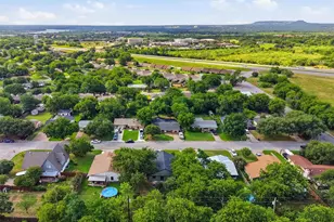 1727 W Doyle St, Granbury, TX 76048 - Photo 36