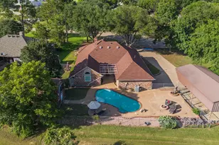 102 Kings Pl, Joshua, TX 76058 - Photo 2
