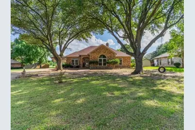 102 Kings Place, Joshua, TX 76058 - Photo 2