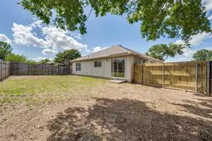 700 Capricorn St, Cedar Hill, TX 75104 - Photo 4