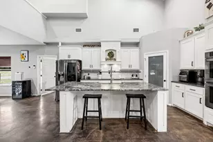 146 Julie Dr, Mineral Wells, TX 76067 - Photo 6