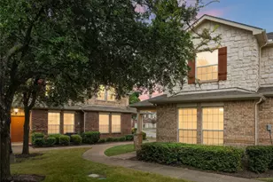 2722 Hyde Park Dr, Grand Prairie, TX 75050 - Photo 1