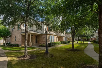 2722 Hyde Park Drive, Grand Prairie, TX 75050 - Photo 2