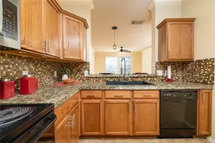 2722 Hyde Park Dr, Grand Prairie, TX 75050 - Photo 6