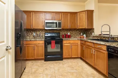 2722 Hyde Park Drive, Grand Prairie, TX 75050 - Photo 4
