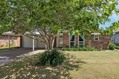 1129 W Hills Terrace, Saginaw, TX 76179 - Photo 2