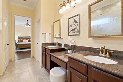 8013 Creek View Drive, North Richland Hills, TX 76180 - Photo 20