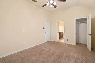 8013 Creek View Dr, North Richland Hills, TX 76180 - Photo 32