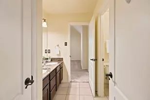 8013 Creek View Dr, North Richland Hills, TX 76180 - Photo 34