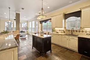 8013 Creek View Dr, North Richland Hills, TX 76180 - Photo 12
