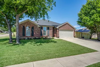 620 Marybeth Drive, Burleson, TX 76028 - Photo 4