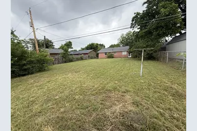 2533 Crestbrook Lane, Grand Prairie, TX 75052 - Photo 18