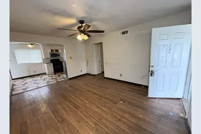 2533 Crestbrook Lane, Grand Prairie, TX 75052 - Photo 4