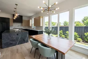 2302 Crest Park Dr, Arlington, TX 76006 - Photo 8