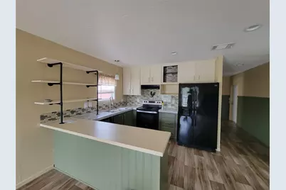 140 Spring Hill Court, Runaway Bay, TX 76426 - Photo 6