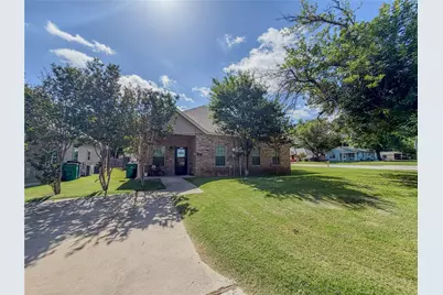 1101 Cates Street, Bridgeport, TX 76426 - Photo 2