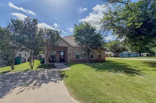 1101 Cates St, Bridgeport, TX 76426 - Photo 2