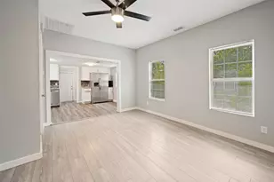 1245 Lowe St, Fort Worth, TX 76110 - Photo 4