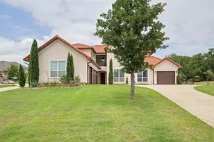 2501 Oak Bluff Dr, Corinth, TX 76210 - Photo 2