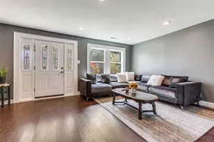 303 N Cottonwood Dr, Richardson, TX 75080 - Photo 2