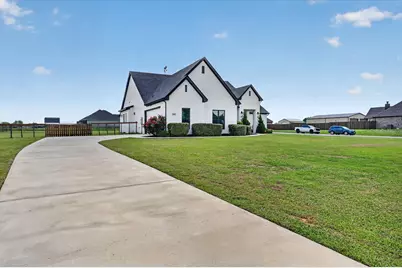 849 County Road 4699, Boyd, TX 76023 - Photo 2