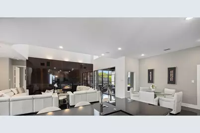 2231 Clearspring Drive N, Irving, TX 75063 - Photo 10