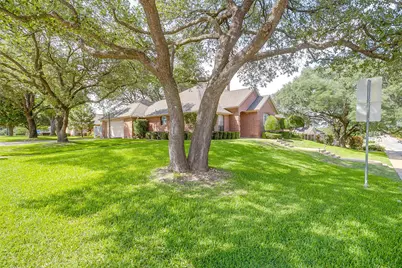 709 Berkley Drive, Cleburne, TX 76033 - Photo 4