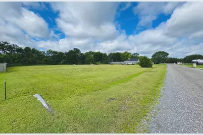 271 County Road 4443, Trenton, TX 75490 - Photo 2