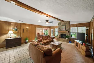 1018 Auburn Dr, Arlington, TX 76012 - Photo 4