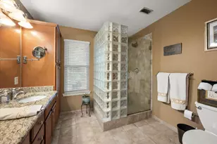 1018 Auburn Dr, Arlington, TX 76012 - Photo 16