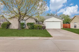 3914 Willowood Ln, Grand Prairie, TX 75052 - Photo 1