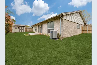 3914 Willowood Lane, Grand Prairie, TX 75052 - Photo 12