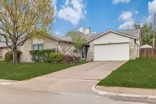3914 Willowood Ln, Grand Prairie, TX 75052 - Photo 2