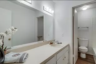 13853 Leinsper Green St, Dallas, TX 75240 - Photo 18