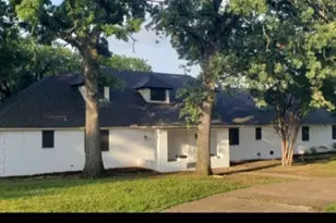 2524 Mockingbird Rd, Burleson, TX 76028 - Photo 2