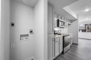 9825 Walnut St, Dallas, TX 75243 - Photo 14