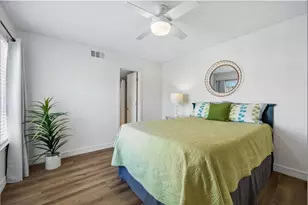 217 Cimarron Trail, Irving, TX 75063 - Photo 14