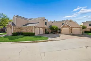 217 Cimarron Trail, Irving, TX 75063 - Photo 2