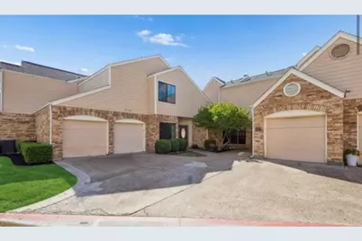 217 Cimarron Trail #5, Irving, TX 75063 - Photo 2