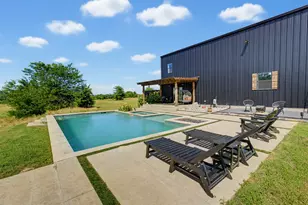 129 Coyote Cave Ln, Alvord, TX 76225 - Photo 2