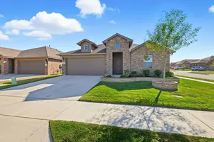 633 Captree Ln, Fort Worth, TX 76131 - Photo 2
