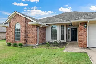 163 Topaz Cir, Hewitt, TX 76643 - Photo 2