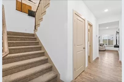 698 N Center Street, Arlington, TX 76011 - Photo 4