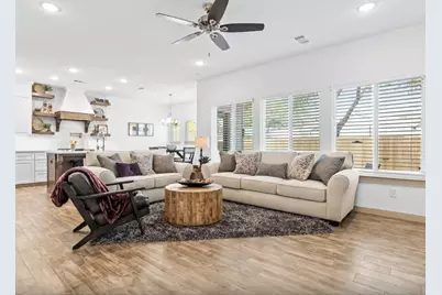 698 N Center Street, Arlington, TX 76011 - Photo 6