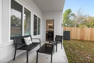 698 N Center St, Arlington, TX 76011 - Photo 24